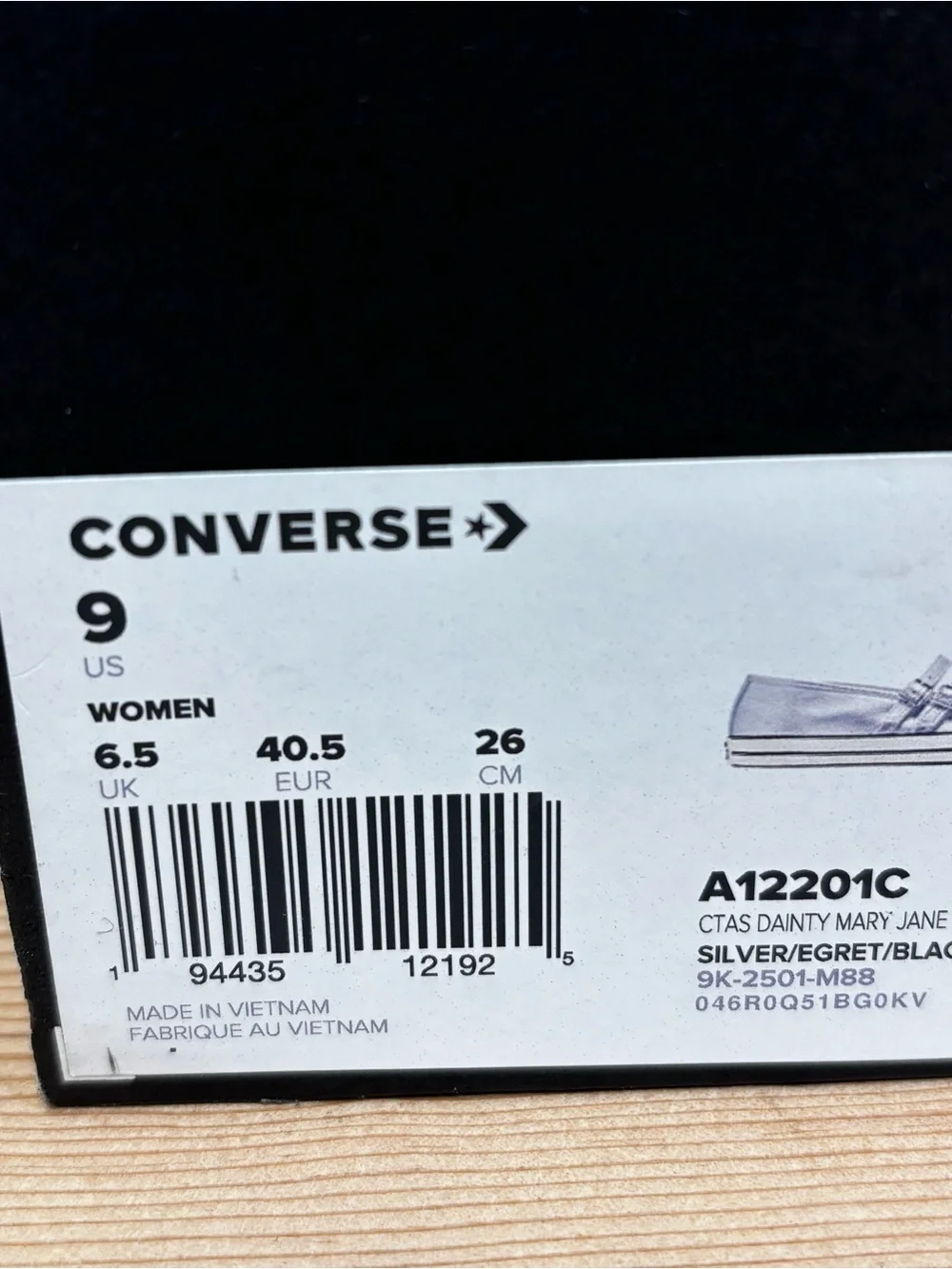 Converse Dainty Mary Jane OX Woman’s Sz 9 Slip On Shoe Silver Leather  A12201C
